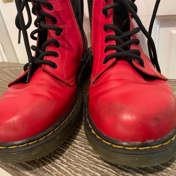 Dr Martens Youth Girls True Red Air Wair Patent Leather Lamper Combat Boots 4 - Picture 4 of 5